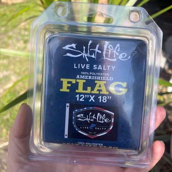 Salt Life Flag 
NEW 12 X 18 - Picture 2 of 3